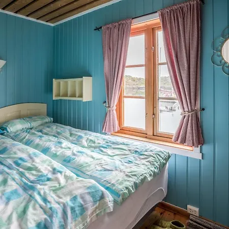 The Traditional Burekka 17 - Lofoten * 斯塔姆松